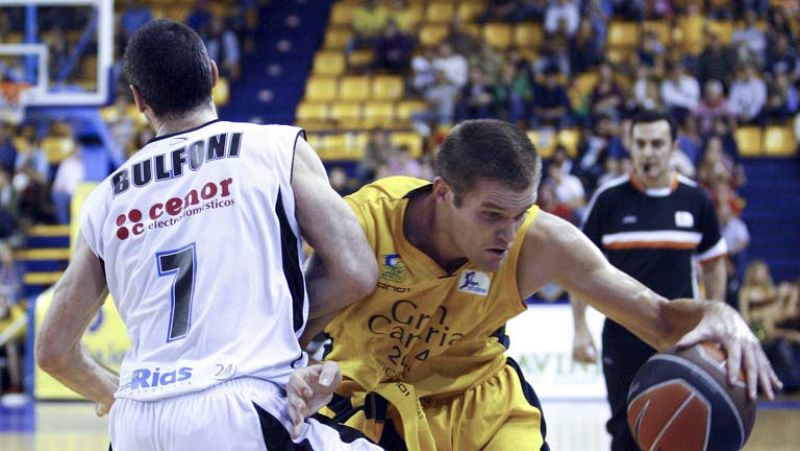 Importante triunfo del Gran Canaria 2014 para recomponerse de las últimas derrotas ante un Blusens Monbus que vendío cara su piel. Spencer Nelson fue el mejor jugador en un partido en el que debutó Alando Tucker