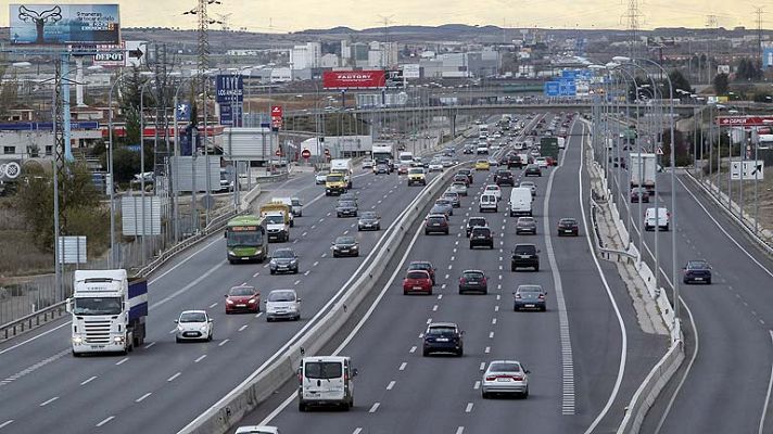 Informativo 24h - Tráfico fluido y niebla en las carreteras al regreso del puente festivo