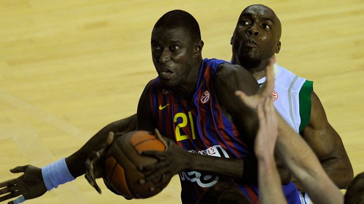 Baloncesto en RTVE - Resumen Regal Barça 72-62 Unicaja