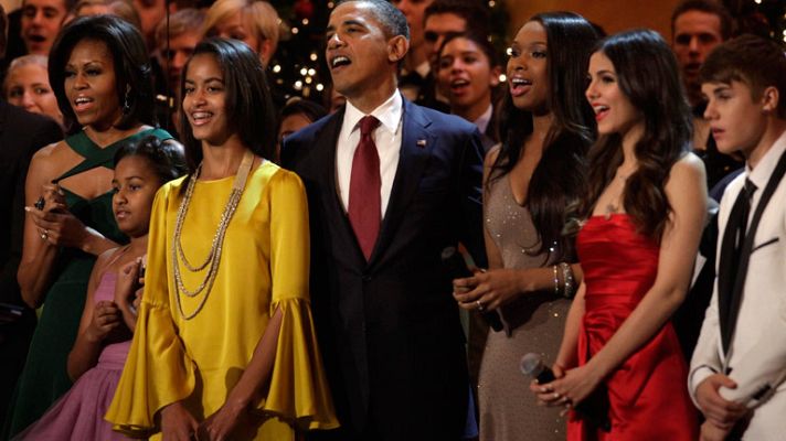 Informativo 24h - La familia Obama participa en el tradicional concierto benéfico de Navidad