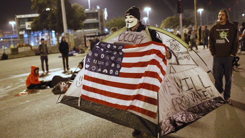 Los indignados de Estados Unidos paralizan varios puertos de la costa Oeste 