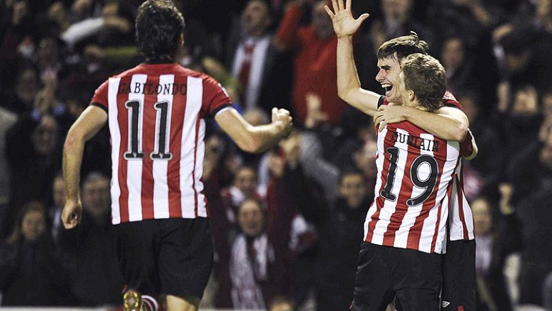 El Athletic de Bilbao, con su primera plaza asegurada en la Europa League, se enfrentará este miércoles al PSG francés, que apura sus opciones de clasificación.