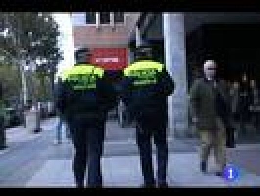 Telediario 1 - Amnistía Internacional y la policia