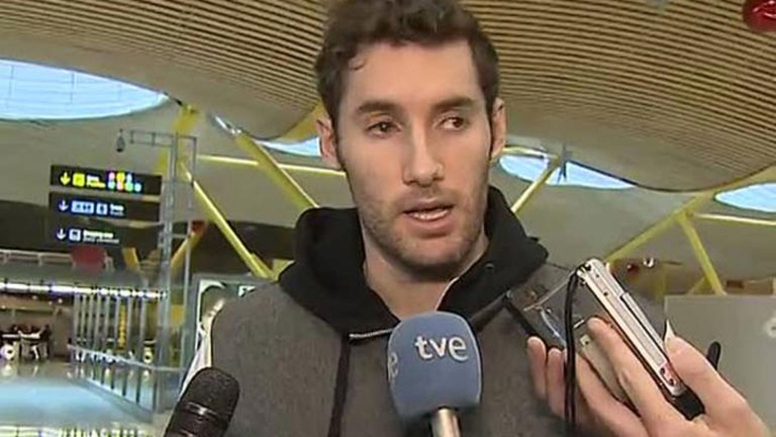 Rudy Fernández viaja a Dallas aunque desde allí deberá  trasladarse a Denver para incorporarse a la disciplina de los Nuggets, club al que ha sido traspasado en las últimas horas.