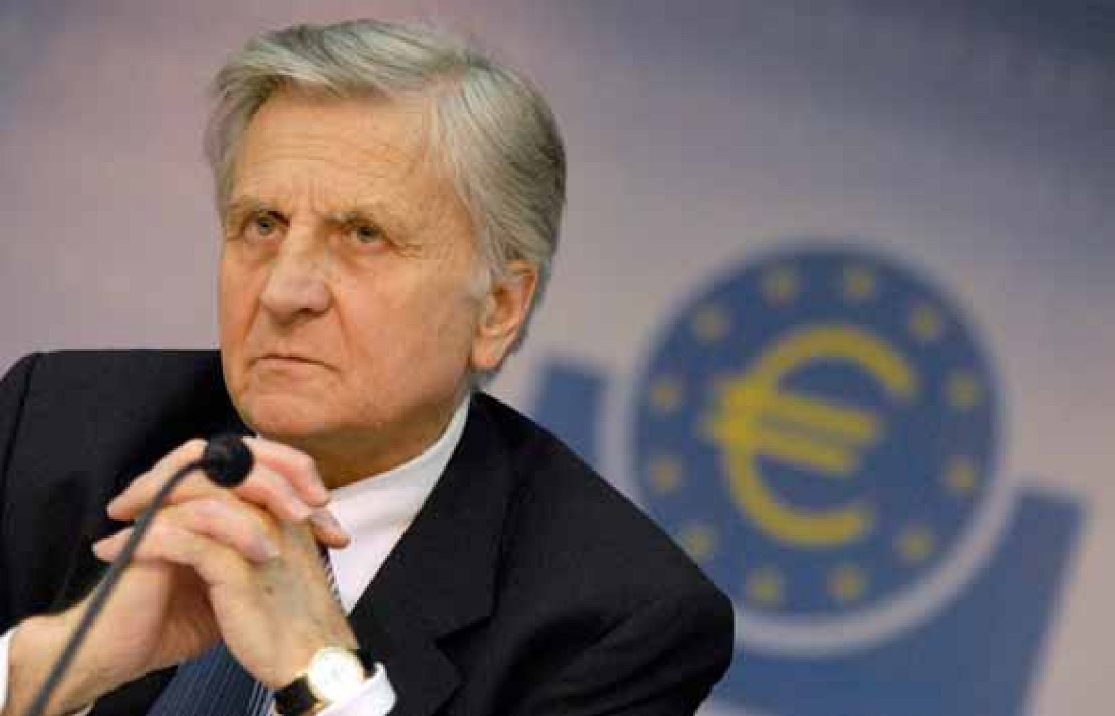 El presidente del BCE, Jean-Claude Trichet, ha dejado ver que la autoridad monetaria puede subir este verano los tipos de interés. 