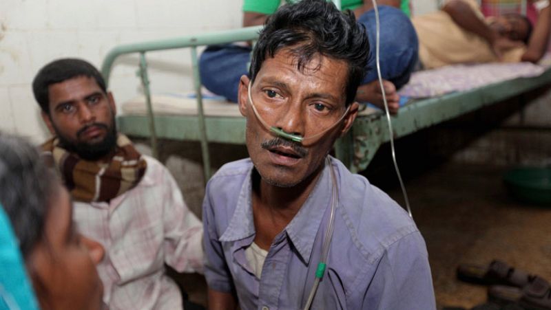 107 muertos en India por beber alcohol adulterado 