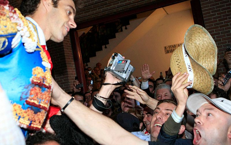  José Tomás sale a hombros de Las Ventas
