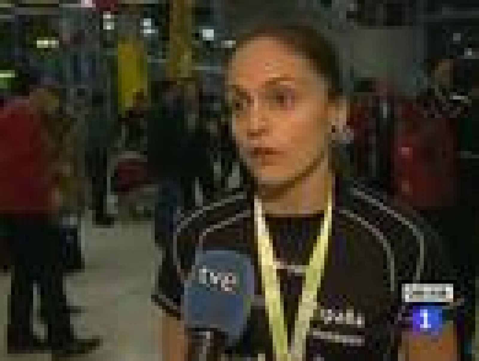 Telediario 1: Las chicas del balonmano llegan a Madrid con su bronce | RTVE Play