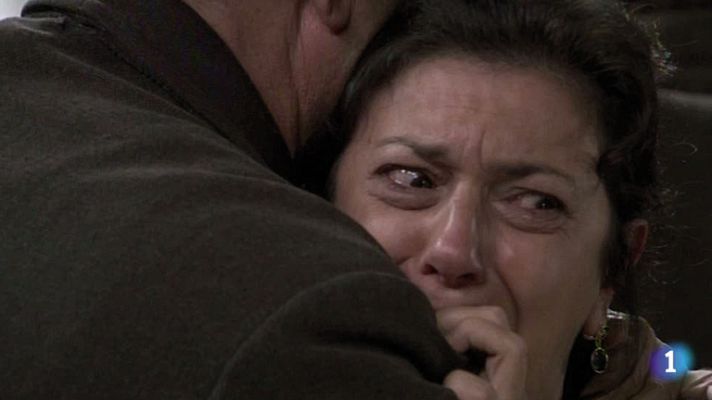 Amar en tiempos revueltos - La trágica muerte de Chelo