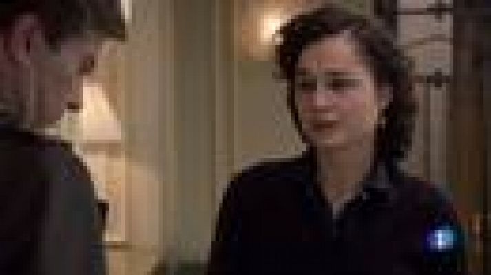 Amar en tiempos revueltos - Asun se derrumba ante Héctor