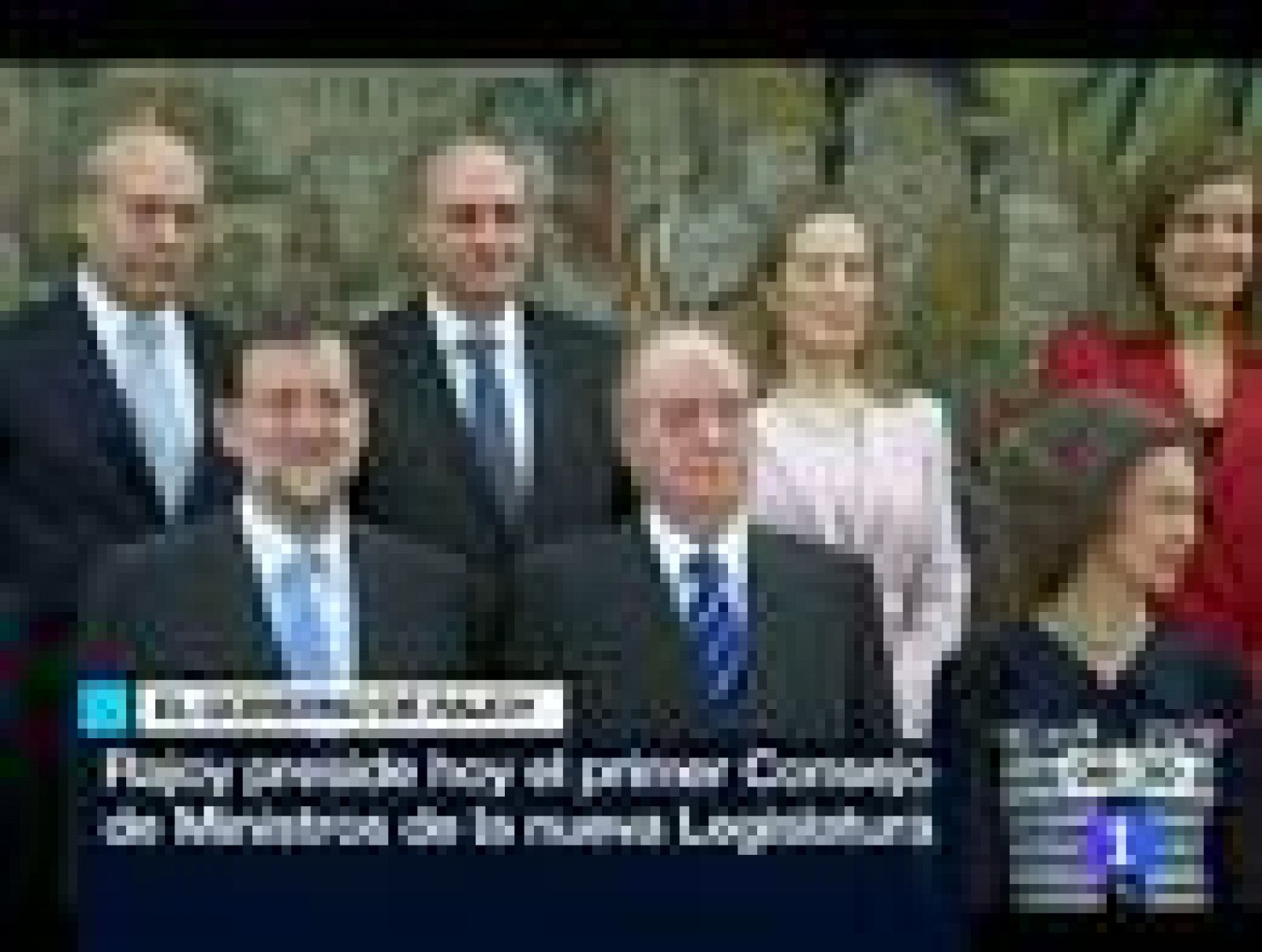 Este es el primer Gobierno de Mariano Rajoy que hoy se reunirá en La Moncloa en el primer Consejo de Ministros. Decidirán los nombramientos de la mayoría de los Secretarios de Estado y otros altos cargos. Después será el estreno de Soraya Saénz de S