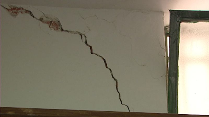 Grietas de hasta 20 centímetros de ancho