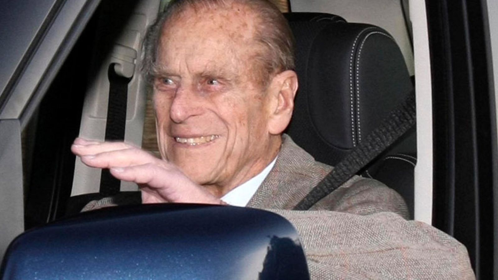 El duque de Edimburgo recibe el alta tras ser operado de una angioplastia