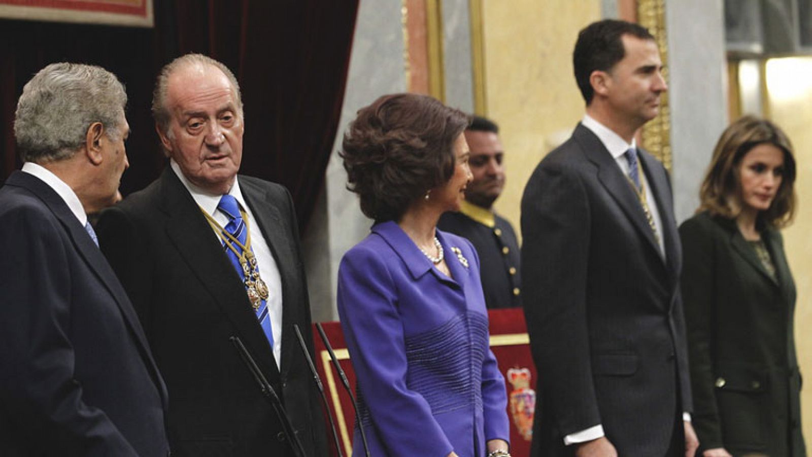 Telediario 1 en cuatro minutos - 27/12/11