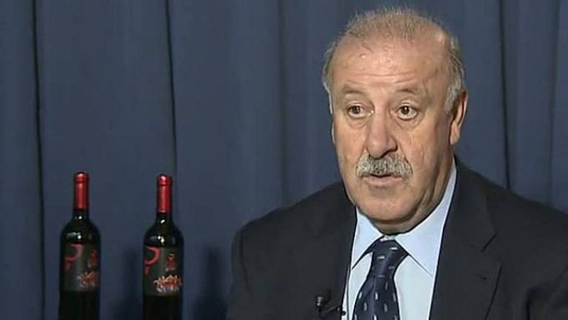 En los próximos meses estaremos muy pendientes de Vicente del Bosque...de lo que diga y, sobre todo, de lo que decida. En sus manos está la lista de los elegidos para disputar la Eurocopa y defender título. Para eso falta todavía seis meses pero noso