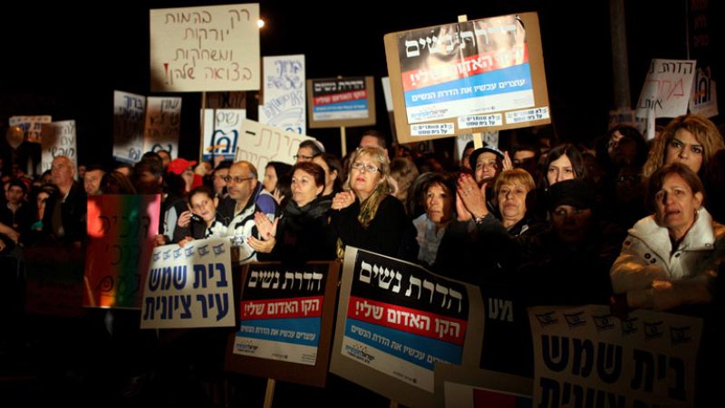 Miles de israelíes se manifiestan por la defensa de los derechos de las mujeres