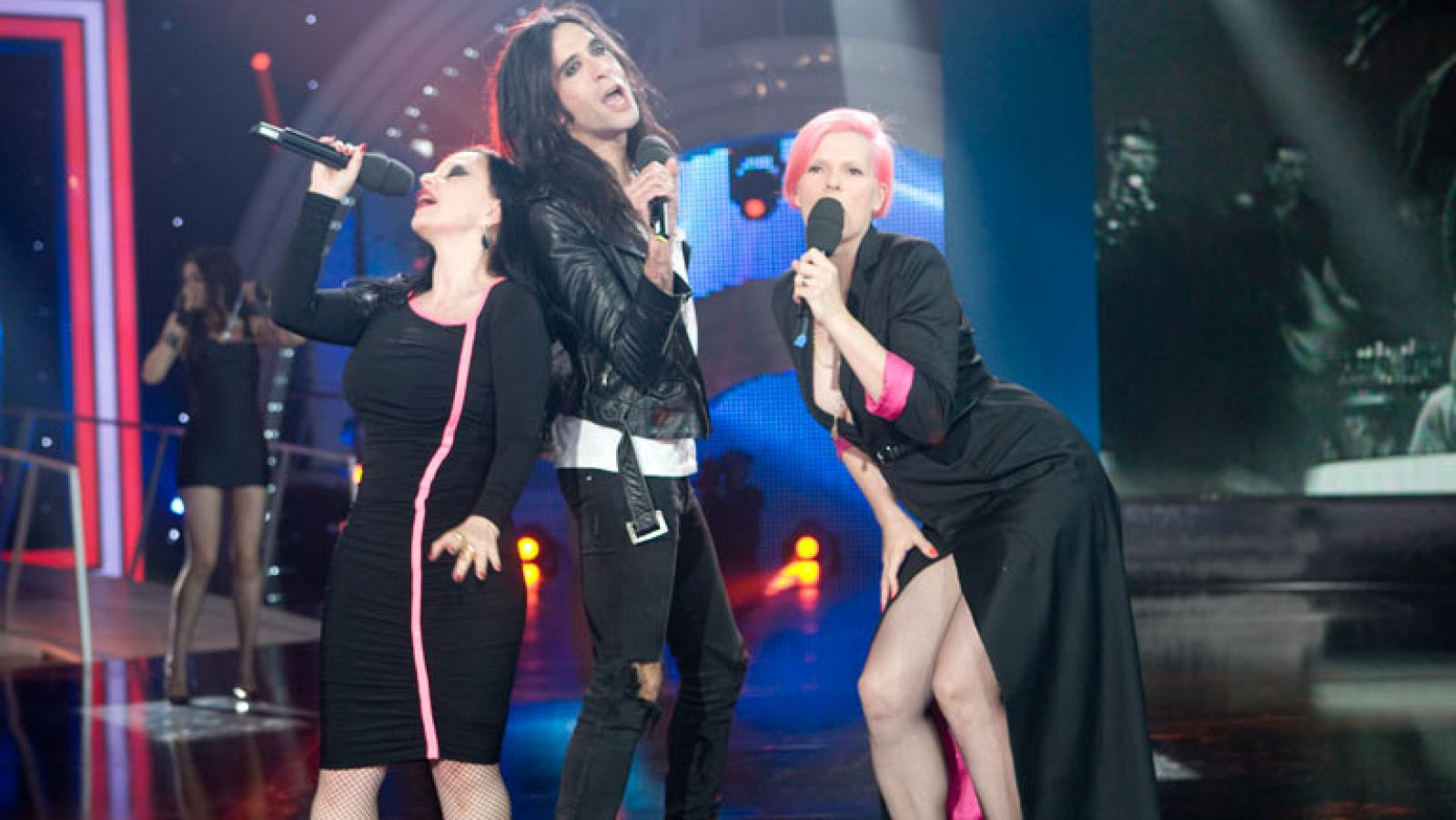 Disco del año 2011 - Actuación de Alaska, Nancys Rubias y Bimba Bosé