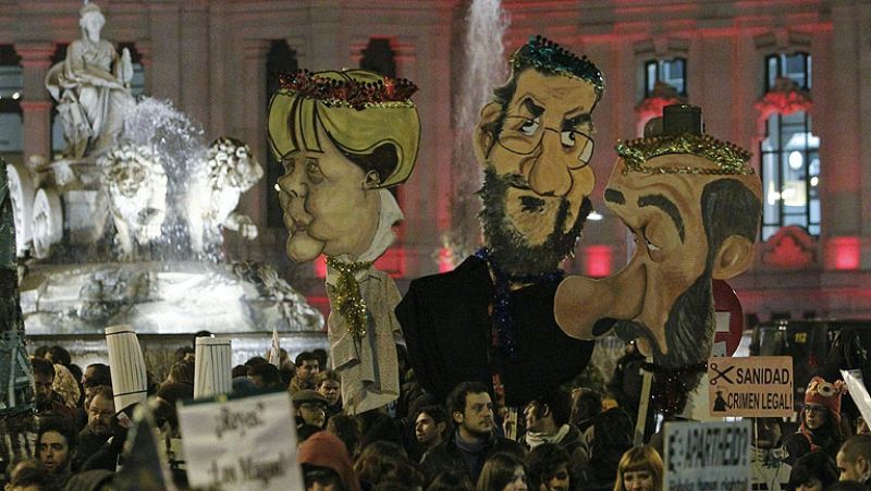 Dos detenidos y cinco heridos tras la carga policial en cabalgata indignada Madrid