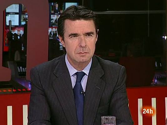 La noche en 24h - Entrevista al ministro de Industria, José Manuel Soria, en 'La noche en 24 horas'