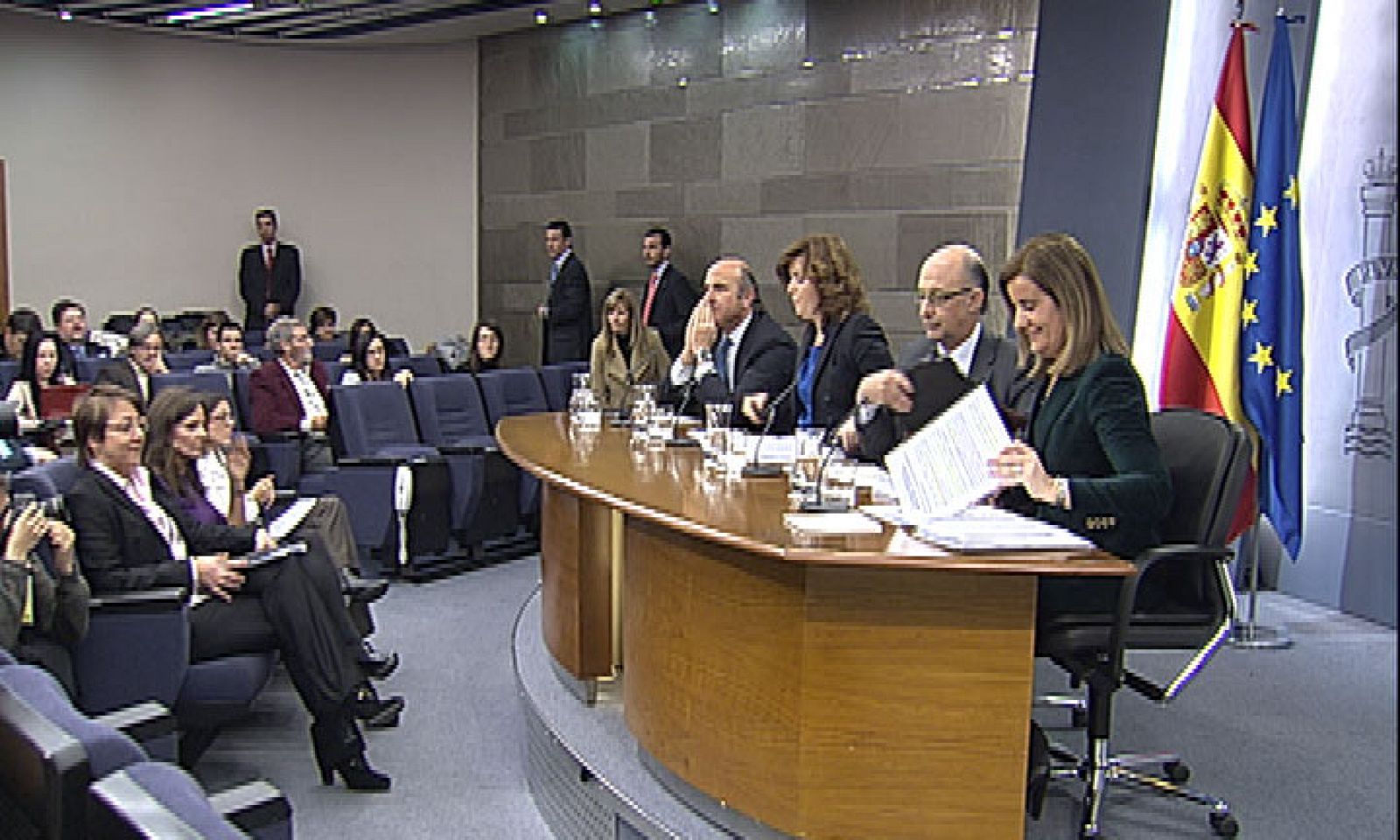 Telediario 1 en cuatro minutos - 30/12/11