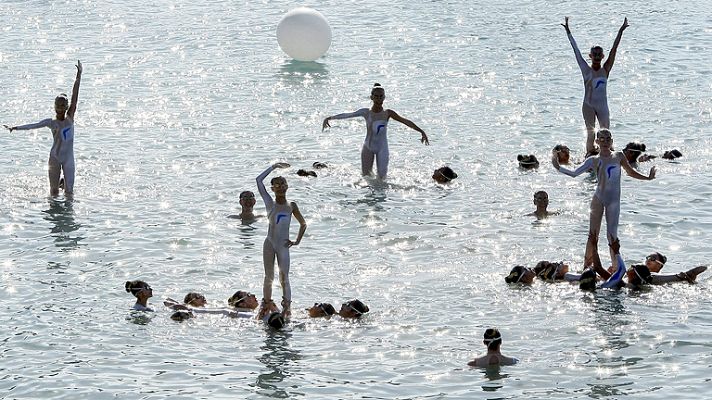 Natación sincronizada en mar abierto