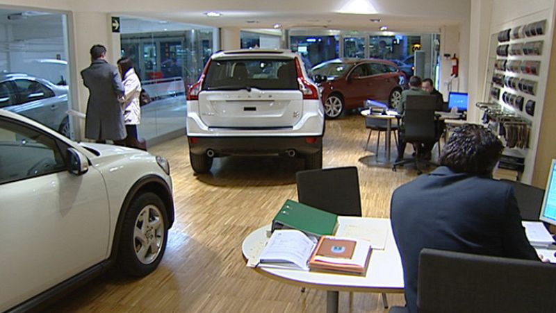 Cae la venta de coches aunque aumenta un 80% la venta de coches de lujo
