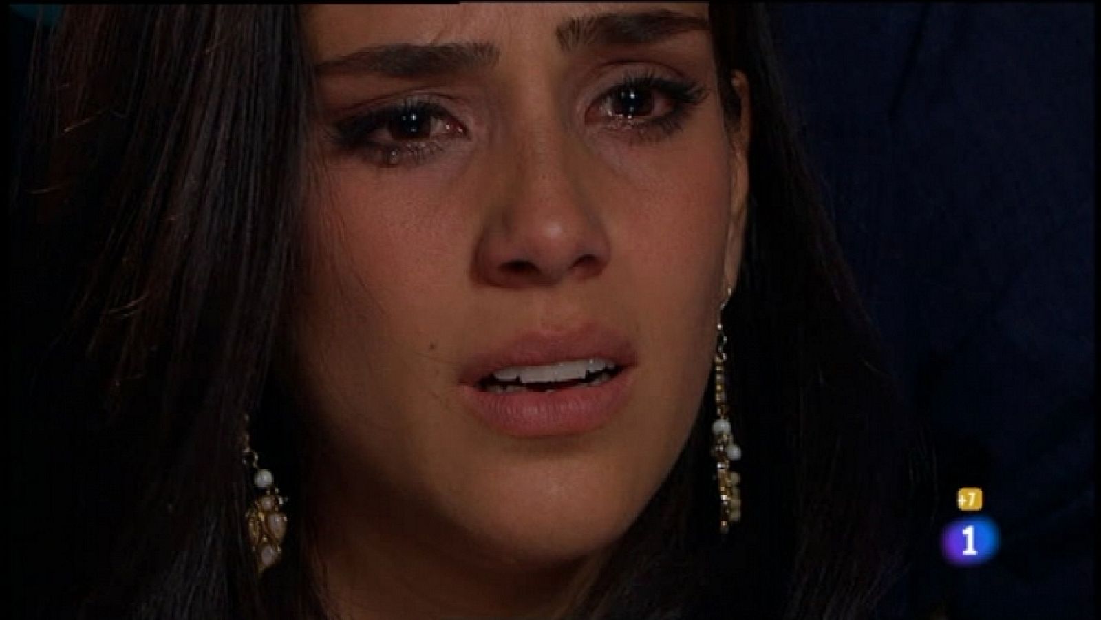 La fuerza del destino - Capítulo 69 -Lucía sospecha que Perla es fruto de una violación -Ver ahora