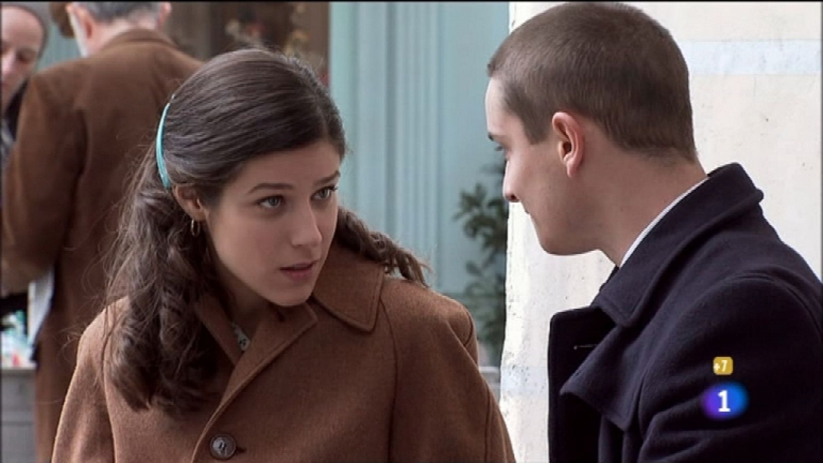 Amar en tiempos revueltos - T7 - Capítulo 84 - En ausencia de Armenteros sigue la pugna entre Amina y Estefanía - Ver ahora