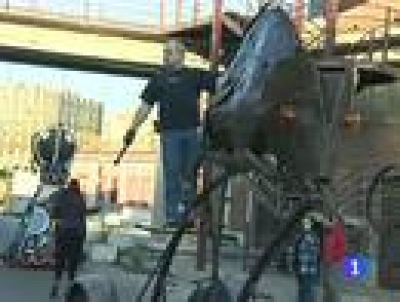 Últimos preparativos de los grupos teatrales para la cabalgata de los Reyes Magos