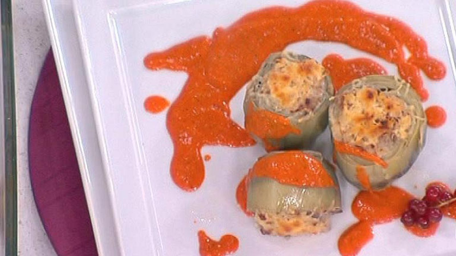 Alcachofas rellenas de ternera en salsa