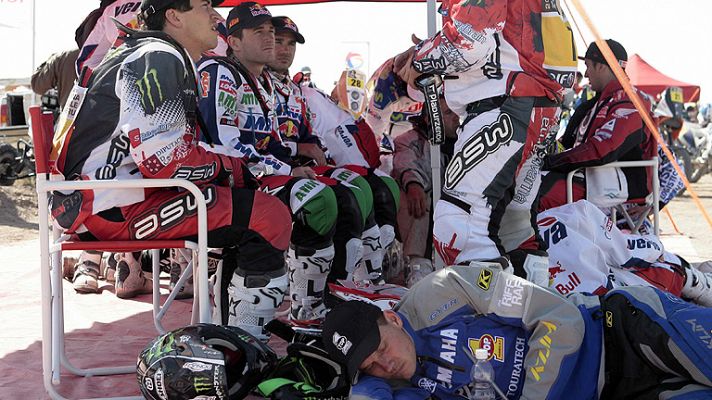 Dakar - No hay tiempo ni para repostar antes de la salida