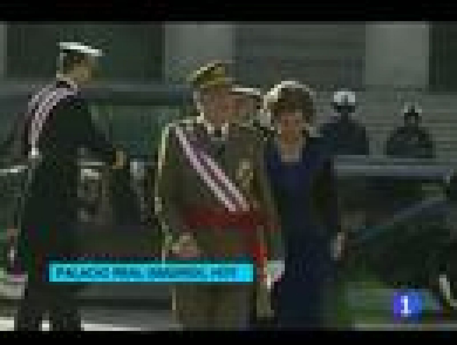 El rey pide "máximo aprovechamiento de los recursos" en la primera Pascua Militar de Rajoy | Ver