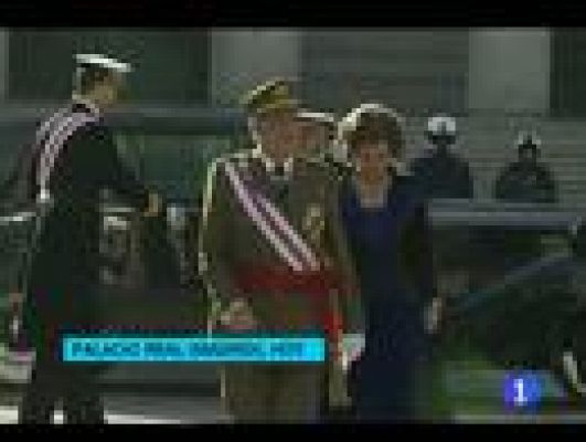  - El rey pide "máximo aprovechamiento de los recursos" en la primera Pascua Militar de Rajoy