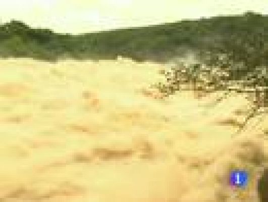 Telediario 1 - Se desborda un dique en el norte del estado de Río de Janeiro