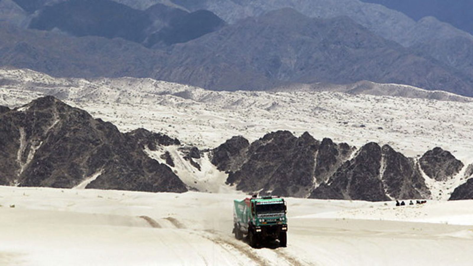 La nieve suspende el Dakar