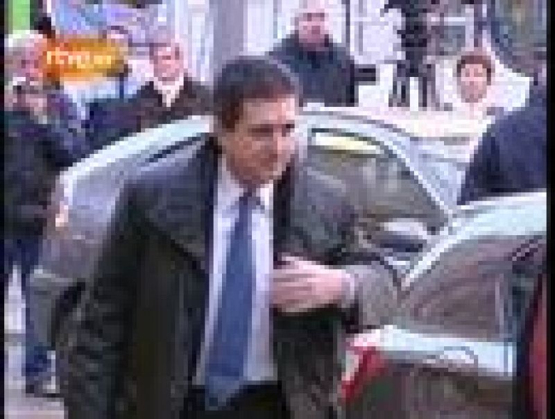 Matas, recibido con insultos y gritos en la primera sesión del juicio por el caso Palma Arena - Informativo 24h | Ver