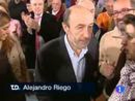 Telediario 1 - Rubalcaba resalta que en las elecciones andaluzas se "dirimirán dos modelos" para salir de la crisis