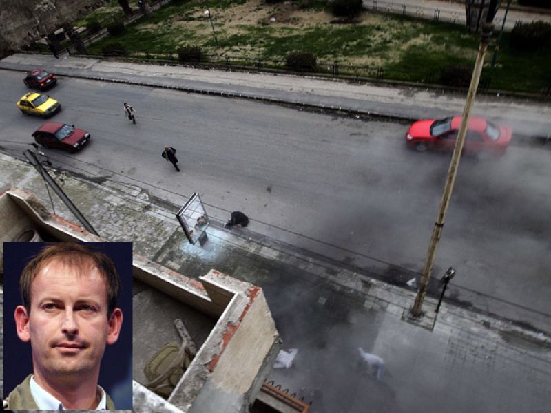 Muere un periodista francés durante una manifestación en la ciudad siria de Homs 