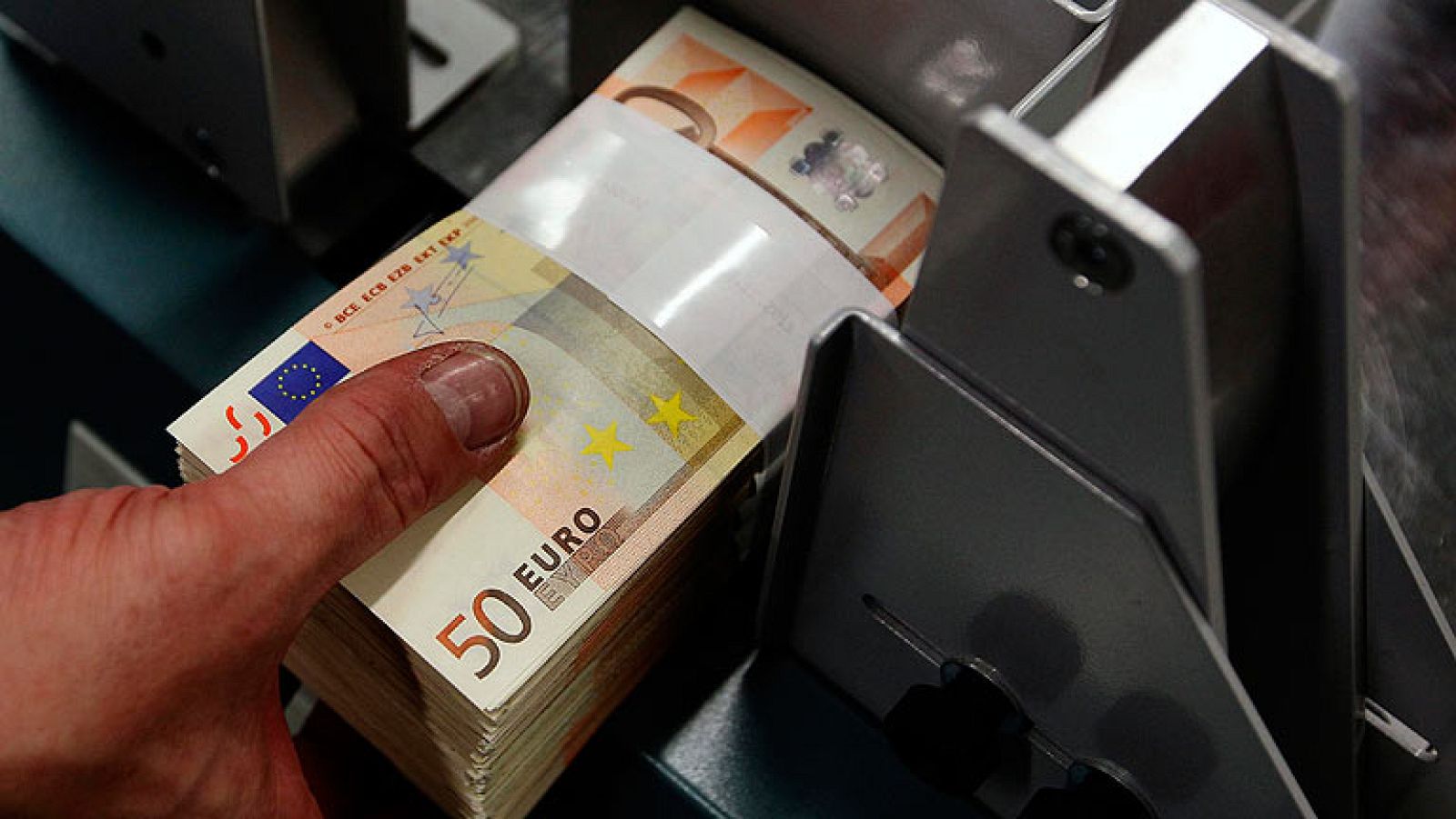 España coloca casi 10.000 millones en bonos