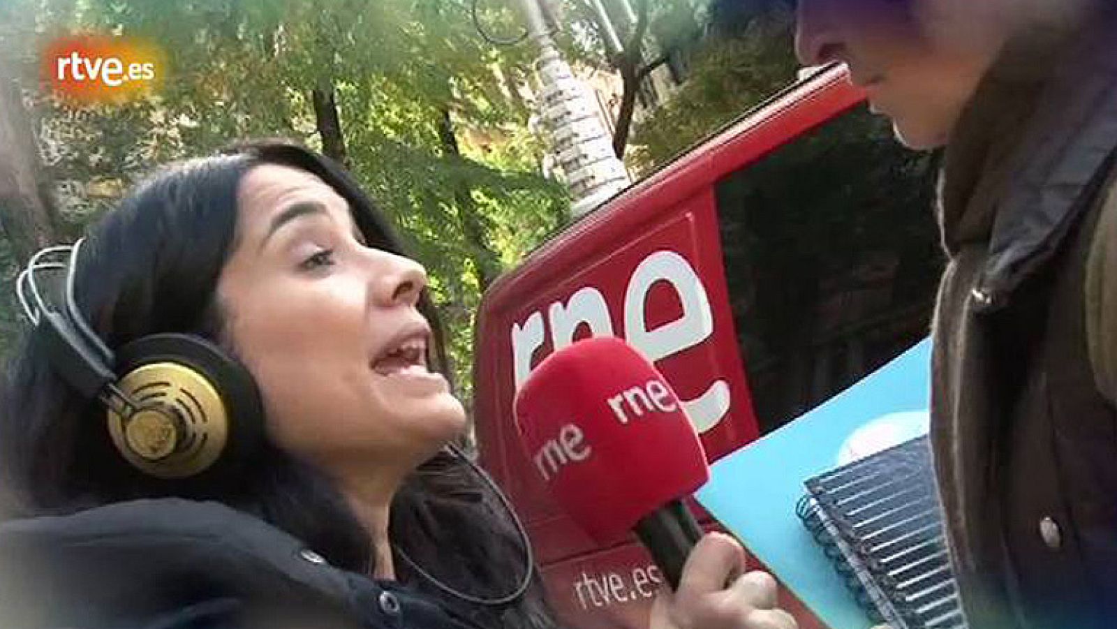 Unidades móviles de RNE, máxima calidad desde el lugar de la noticia | Ver