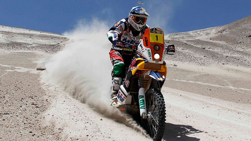  El piloto español Marc Coma (KTM) ha vuelto arrebatar el liderato  de motos del Dakar 2012 a su gran competidor, el francés Cyril  Despres, después de haberse adjudicado la duodécima etapa y a falta  de dos jornadas para finalizar la prueba, mientra