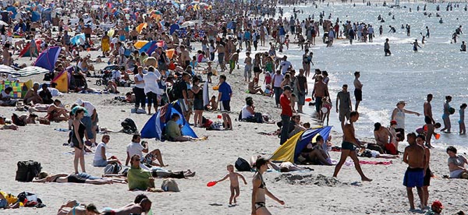 El buen tiempo ya permite ir a la playa en muchos lugares