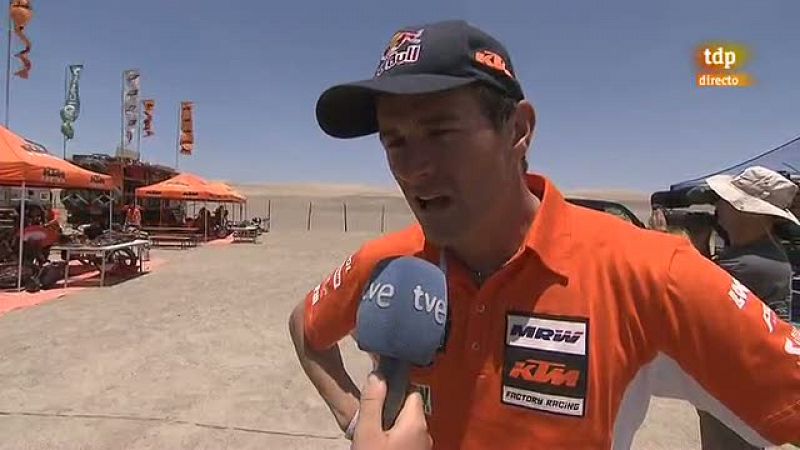 El piloto español Marc Coma (KTM) ha comentado que le daba pena  "no poder luchar hasta el final" después de tener un problema con la  caja de cambios de su moto y haber perdido 12 minutos en la penúltima  etapa del Rally Dakar, que llegaba este sába