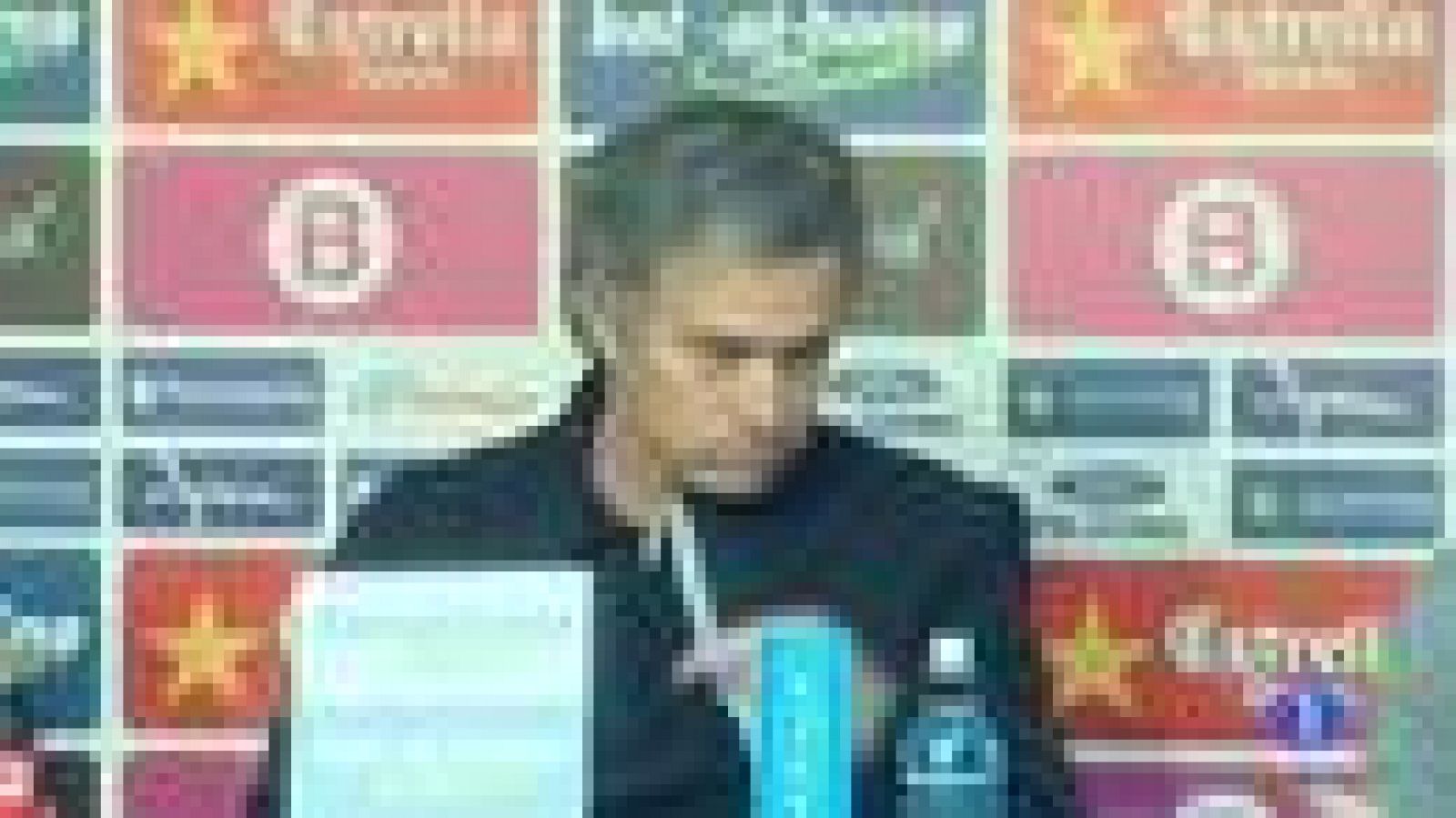 El entrenador del Real Madrid, Jose Mourinho, que llamó la atención por su forma de dar instrucciones, vía papelito, se mostró contento con la actuación de su equipo en Mallorca, donde Cristiano se fajó duro con la defensa bermellona.