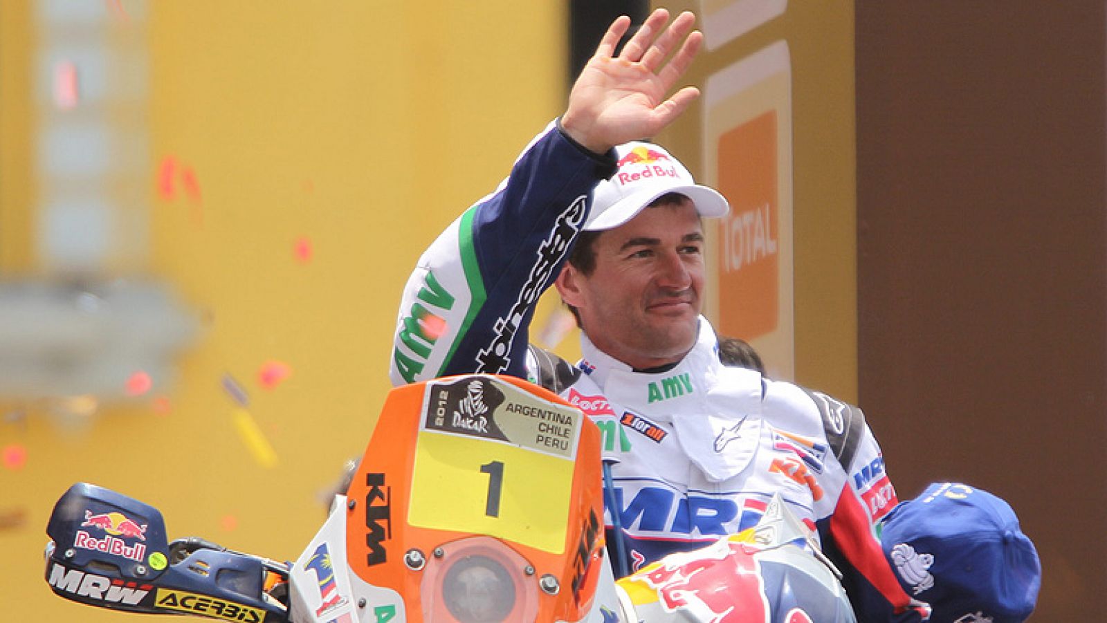 El piloto español Marc Coma (KTM) se ha mostrado "muy contento"  por el resultado global en la carrera, aunque el segundo clasificado  de la categoría de motos en el Rally Dakar 2012, tiene la sensación  de que en está edición ha luchado "contra much