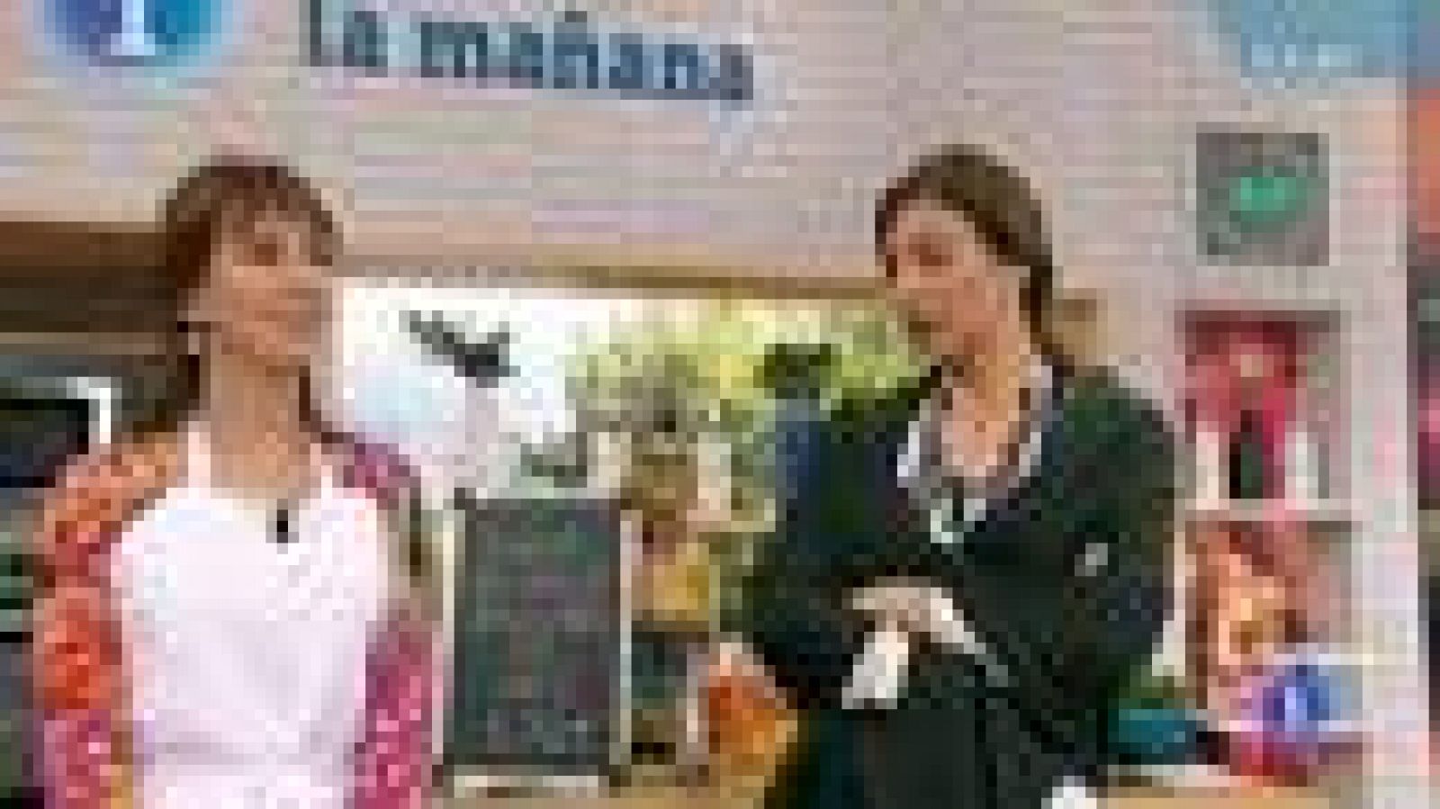 Filetes de pollo rellenos de paté con verduras salteadas