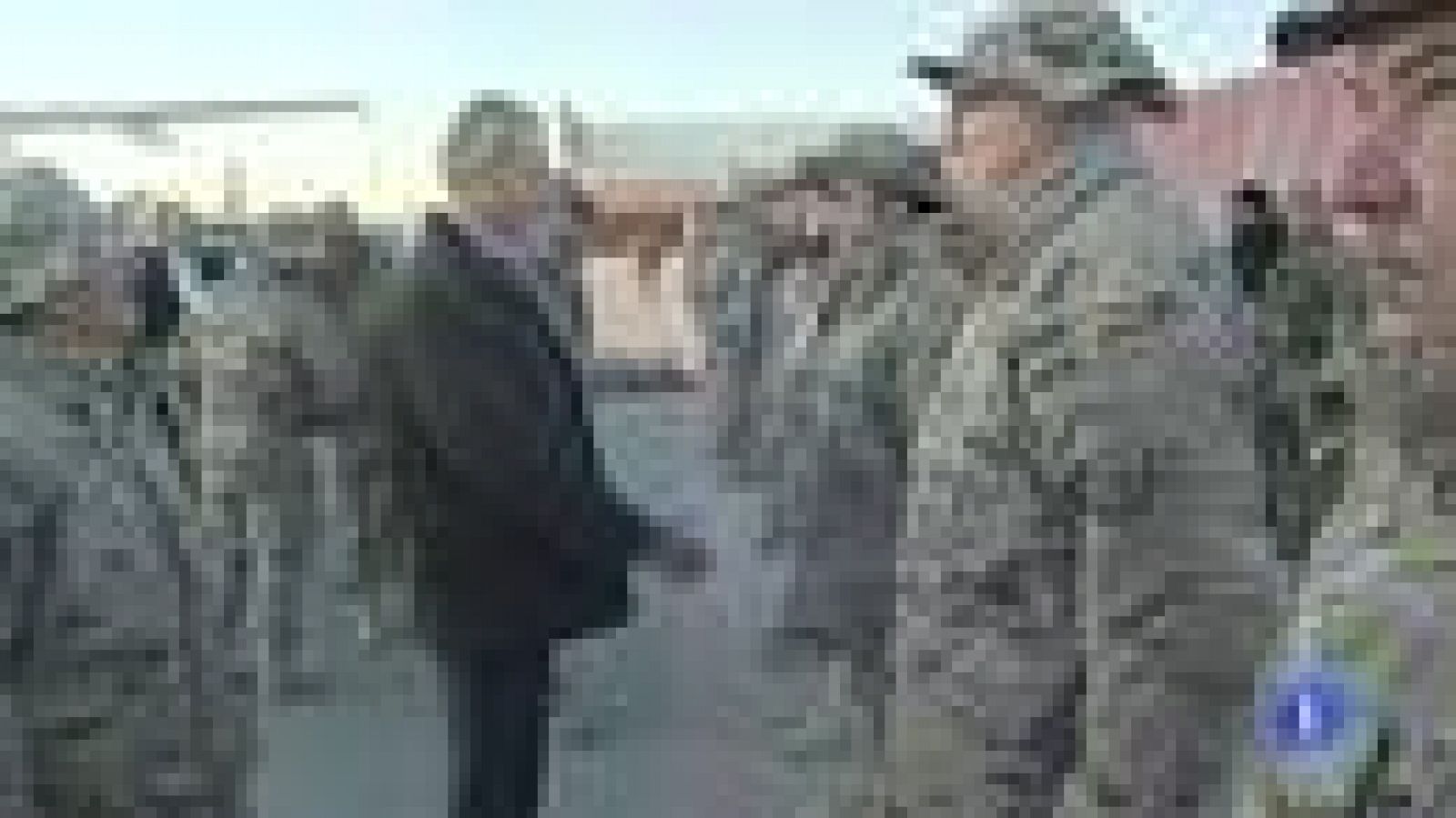 El ministro de Defensa Pedro Morenés visita las tropas españolas desplegadas en Afganistán