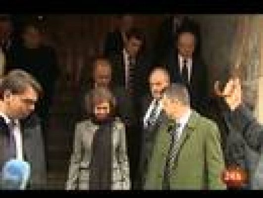  - Los reyes visitan la capilla ardiente de Fraga