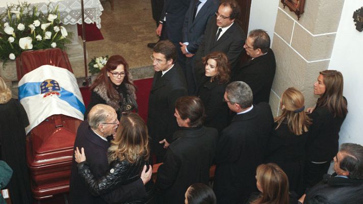 La tarde en 24h - Los restos mortales de Fraga ya descansan en el cementerio de Perbes