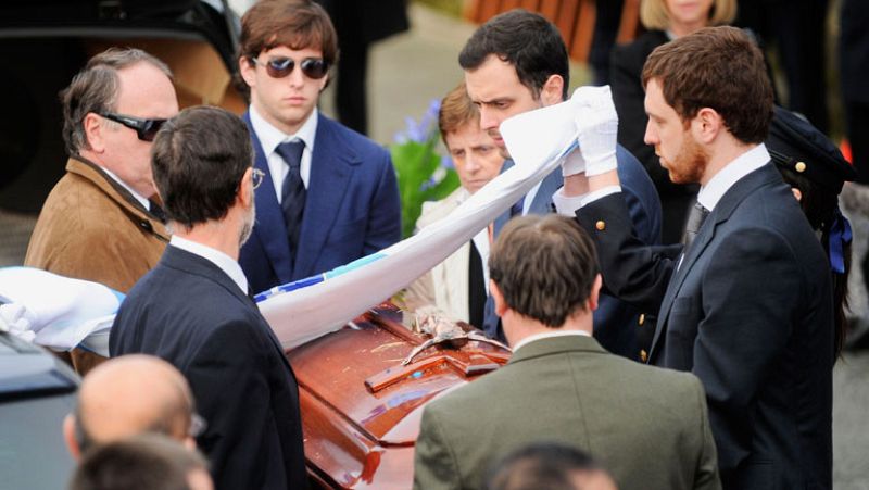 Los restos de Manuel Fraga descansan ya en Perbes